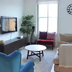 Stylish 2Br Chelsea Penthouse With Private Rooftop